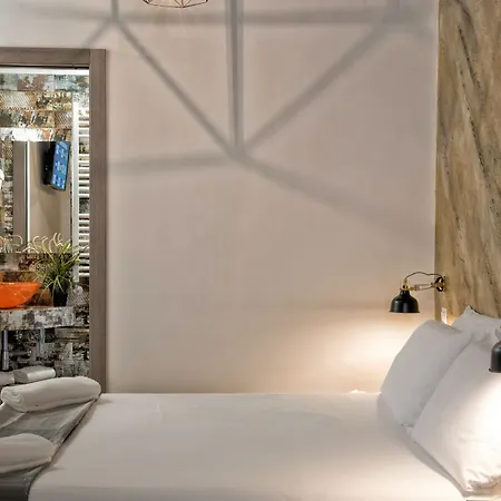 Navona Jacuzzi Hotel